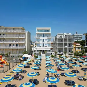 https://hotel-boston-lido-di-jesolo.hotelinveneto.com
