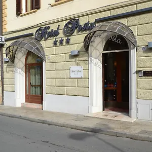 https://hotel-posta-cecina.it-tuscanyhotel.com